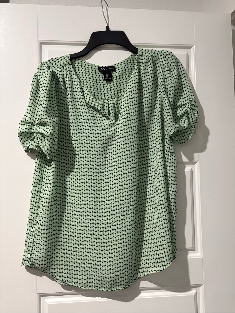 Jones New York Mint Green Puff-Sleeve Geometric Print Blouse